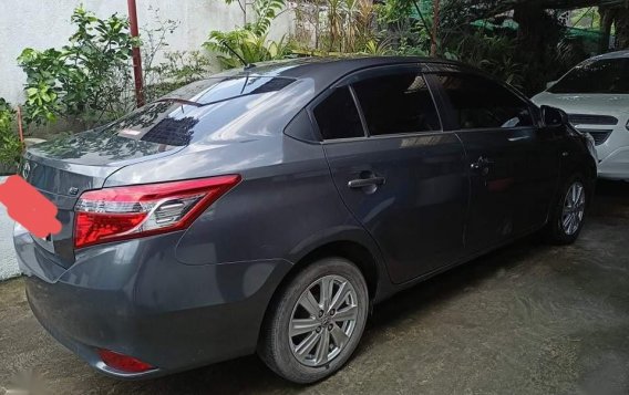 Selling Grey Toyota Vios 2015 in Makati-1