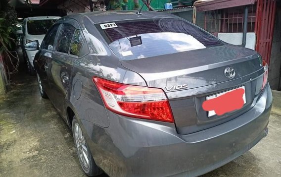 Selling Grey Toyota Vios 2015 in Makati-3