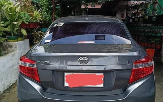 Selling Grey Toyota Vios 2015 in Makati-2