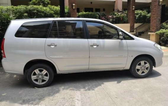 Pearl White Toyota Innova 2008 for sale in Quezon