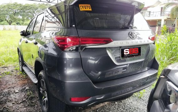 Selling Silver Toyota Fortuner 2021 in Quezon-1