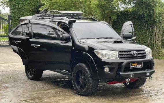 Selling Black Toyota Fortuner 2007 in Quezon-8