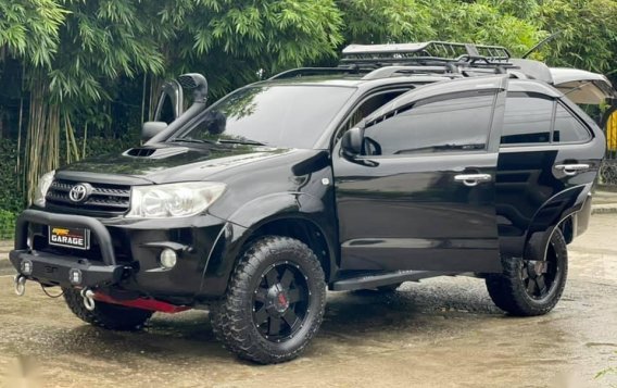 Selling Black Toyota Fortuner 2007 in Quezon-9