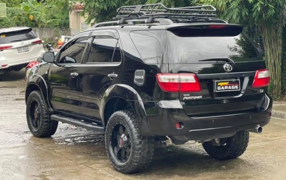 Selling Black Toyota Fortuner 2007 in Quezon-1