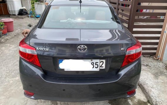 Selling Grey Toyota Vios 2016 in Mandaluyong-1