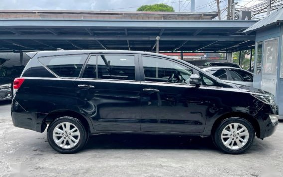 Selling Black Toyota Innova 2020 in Las Piñas-3
