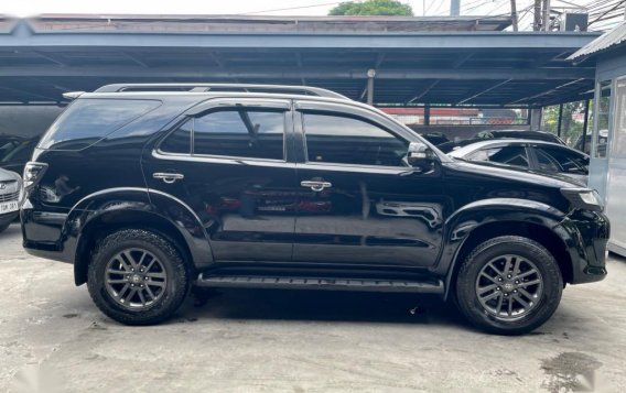 Selling Black Toyota Fortuner 2015 in Las Piñas-3