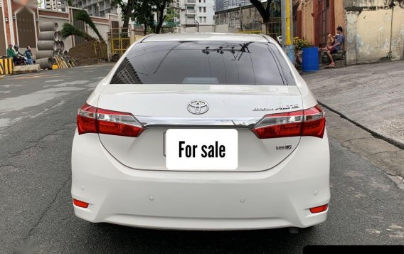 Selling Pearl White Toyota Corolla Altis 2015 in Pasig-1
