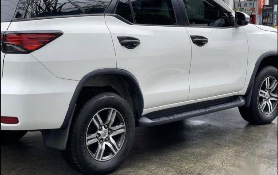 Selling White Toyota Fortuner 2018 in Jaen-4