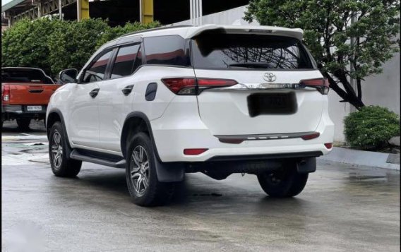 Selling White Toyota Fortuner 2018 in Jaen-5