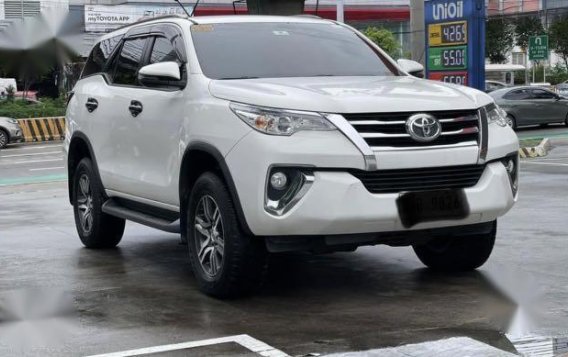 Selling White Toyota Fortuner 2018 in Jaen-1