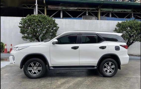 Selling White Toyota Fortuner 2018 in Jaen-3