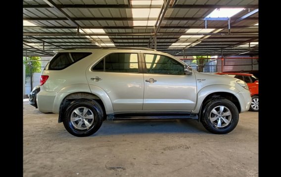 Selling Silver Toyota Fortuner 2006 SUV -1