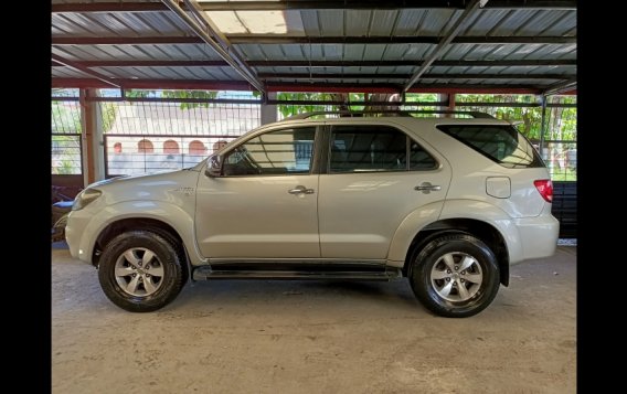 Selling Silver Toyota Fortuner 2006 SUV -3