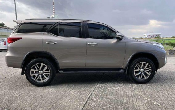 Selling Silver Toyota Fortuner 2017 in Pasig-3