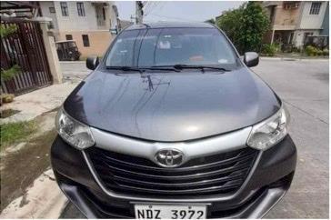 Selling Silver Toyota Avanza 2016 in Las Piñas