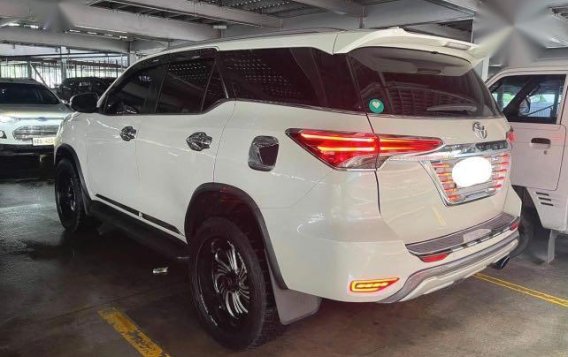 Selling White Toyota Fortuner 2018 in Quezon-1