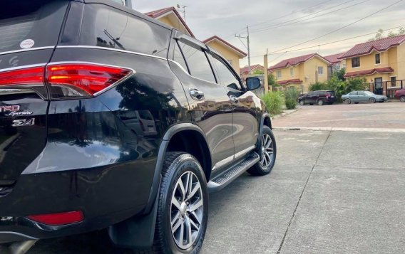 Black Toyota Fortuner 2016 for sale in Quezon-3