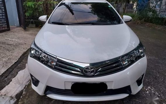 White Toyota Corolla Altis 2015 for sale in Makati