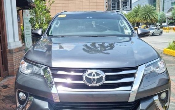 Selling Grey Toyota Fortuner 2019 in Marikina-2
