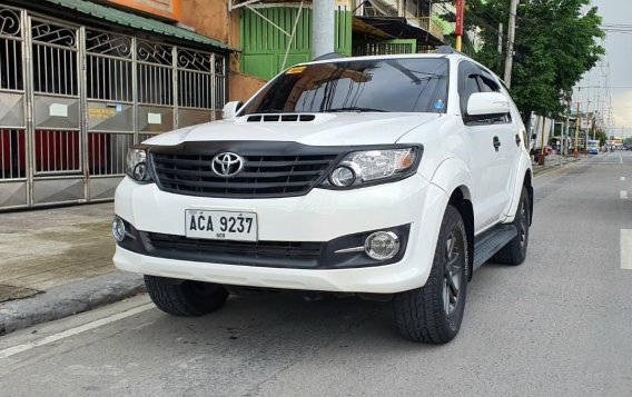 Selling White Toyota Fortuner 2014 in Navotas