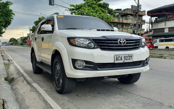 Selling White Toyota Fortuner 2014 in Navotas-1