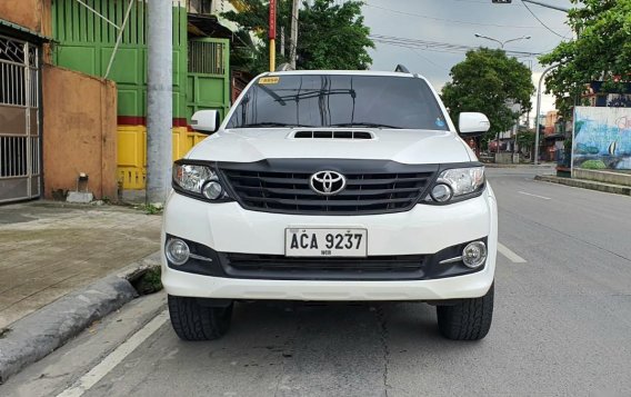 Selling White Toyota Fortuner 2014 in Navotas-3