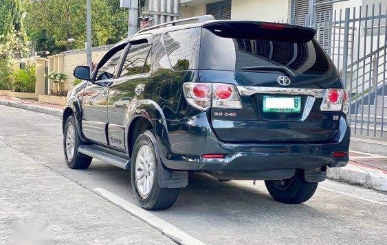 Black Toyota Fortuner 2013 for sale in Automatic-4