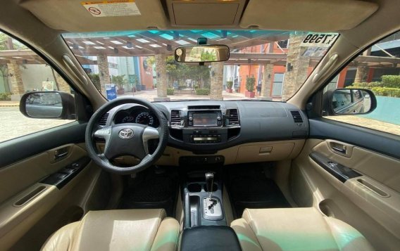 Selling Grey Toyota Fortuner 2014 in Manila-4