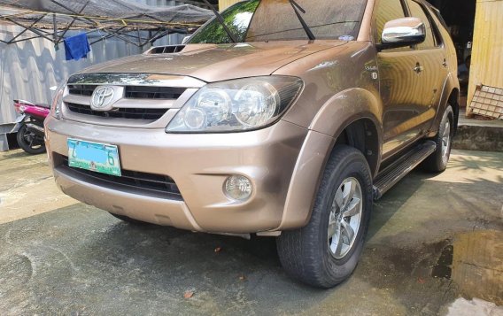 Beige Toyota Fortuner 2006 for sale in Automatic-1