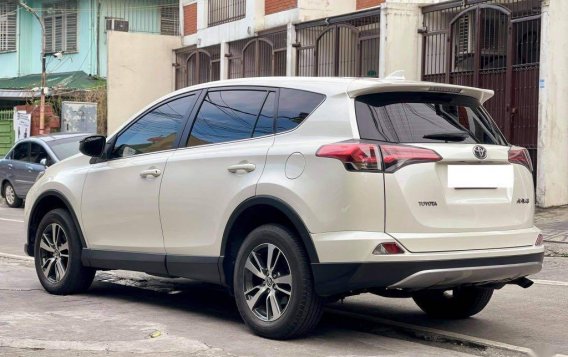 Sell White 2017 Toyota Rav4 in Makati-6