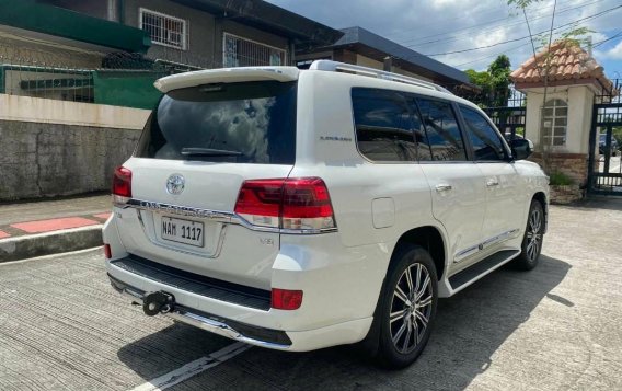 Sell White 2018 Toyota Land Cruiser in Quezon City-8