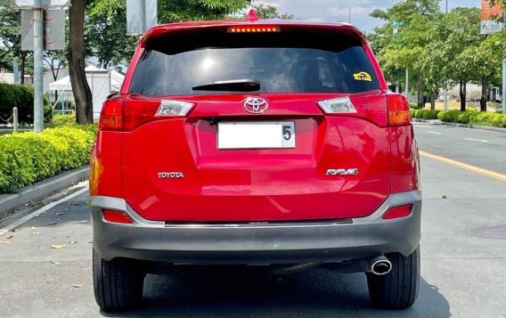 Selling Red Toyota Rav4 2014 in Makati-3