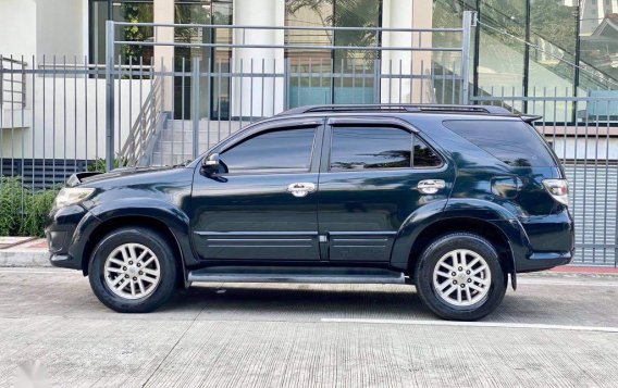 Black Toyota Fortuner 2013 for sale in Automatic-9