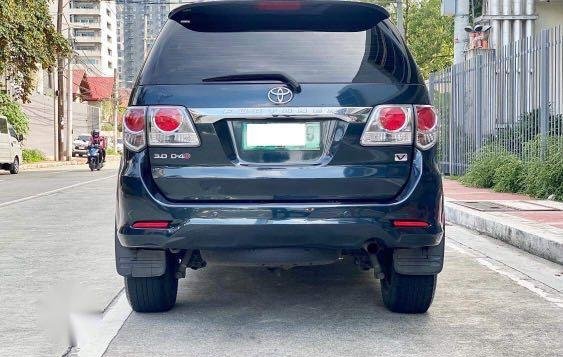 Black Toyota Fortuner 2013 for sale in Automatic-3