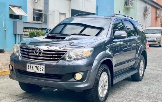Selling Grey Toyota Fortuner 2014 in Manila-3