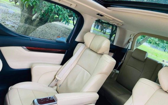 Sell White 2016 Toyota Alphard in San Fernando-3