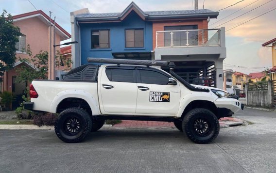 Sell White 2016 Toyota Hilux in Quezon City-3