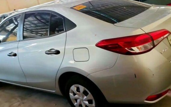 Selling Brightsilver Toyota Vios 2021 in Quezon-2