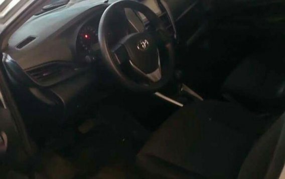 Selling Brightsilver Toyota Vios 2021 in Quezon-4