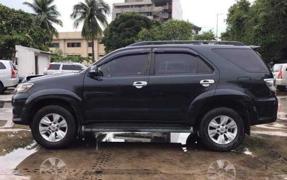 Black Toyota Fortuner 2012 for sale in Makati-9