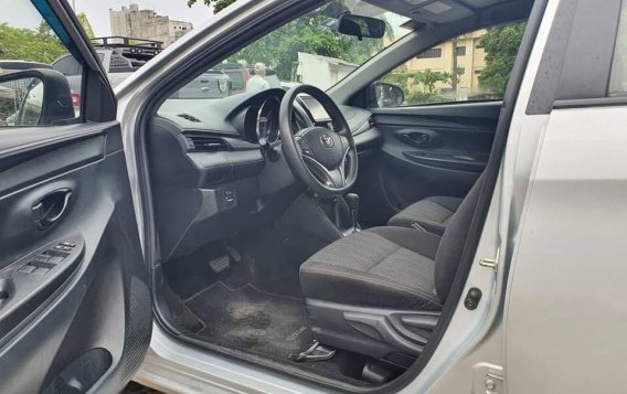 Selling Silver Toyota Vios 2018 in Makati-6