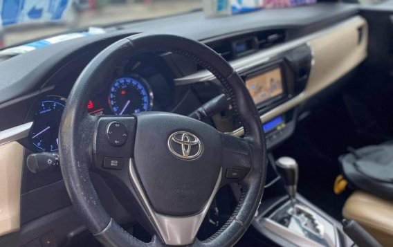 Selling Grey Toyota Corolla altis 2015 in Pasig-7