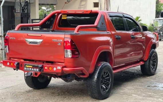 Selling Orange Toyota Hilux 2017 in Quezon City-3
