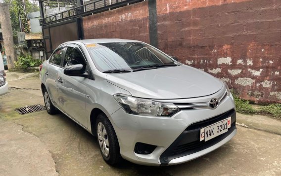 Selling Brightsilver Toyota Vios 2018 in Quezon-5