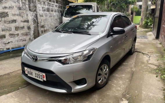 Selling Brightsilver Toyota Vios 2018 in Quezon-1