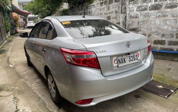 Selling Brightsilver Toyota Vios 2018 in Quezon-3