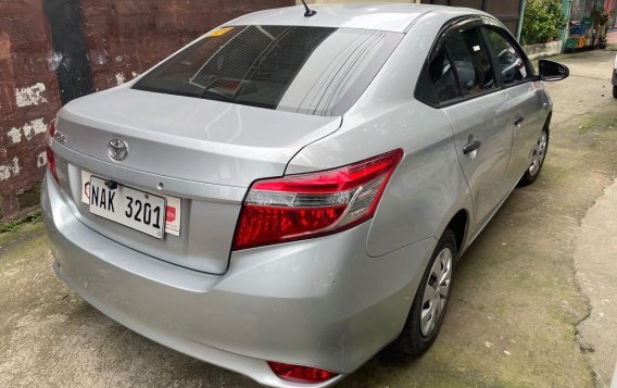 Selling Brightsilver Toyota Vios 2018 in Quezon-4