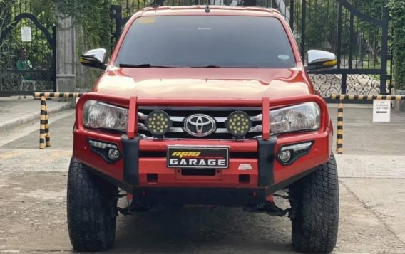 Selling Orange Toyota Hilux 2017 in Quezon City-2