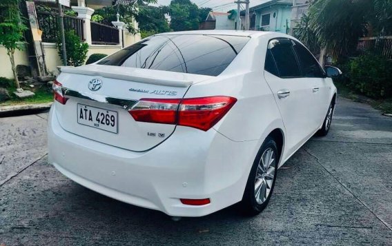 Sell White 2015 Toyota Altis -1